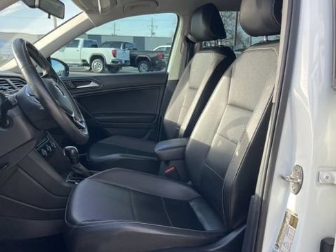 Used 2021 Volkswagen Tiguan SE FWD image 30
