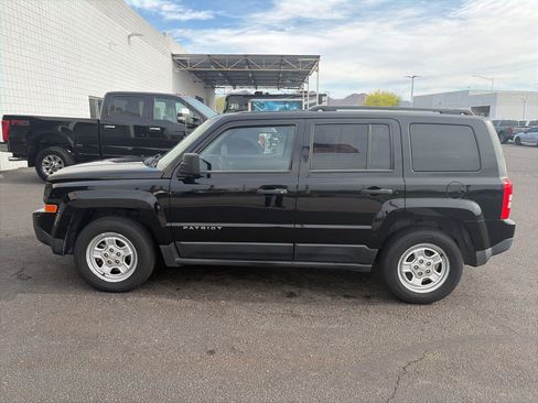 Used 2016 Jeep Patriot Sport FWD image 2