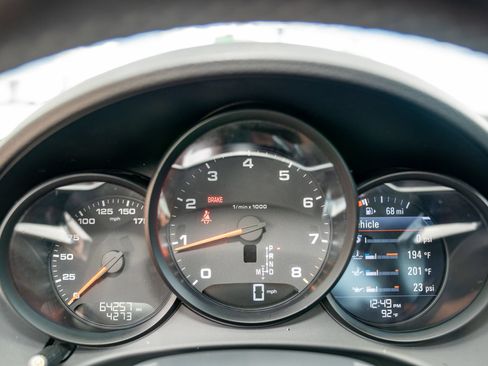 Used 2018 Porsche 718 Cayman RWD image 27