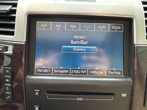 Used 2009 Cadillac Escalade AWD image 25