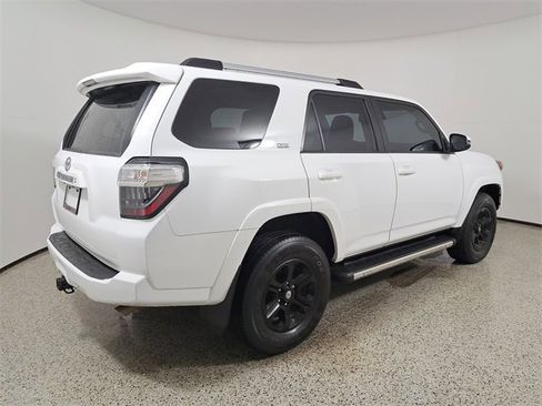 Used 2021 Toyota 4Runner SR5 Premium image 5