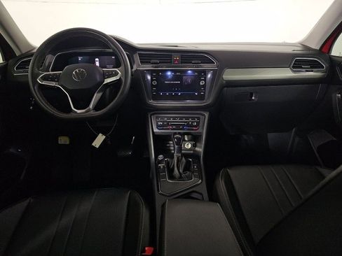 Used 2022 Volkswagen Tiguan SE image 13