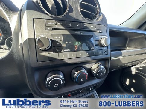 Used 2016 Jeep Patriot High Altitude FWD image 15