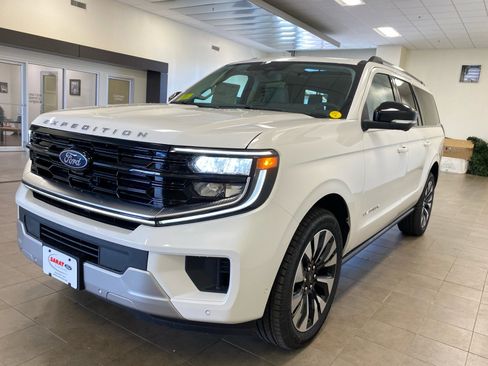 New 2025 Ford Expedition Max Platinum w/ Platinum Ultimate Package image 4