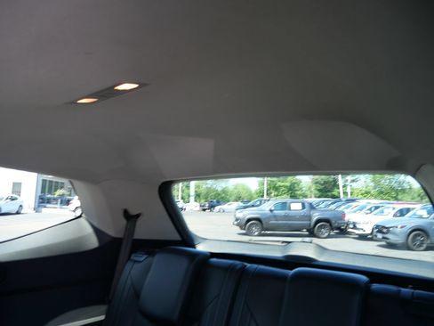 Used 2019 Volkswagen Atlas SE w/ Panoramic Sunroof Package AWD/4WD image 23