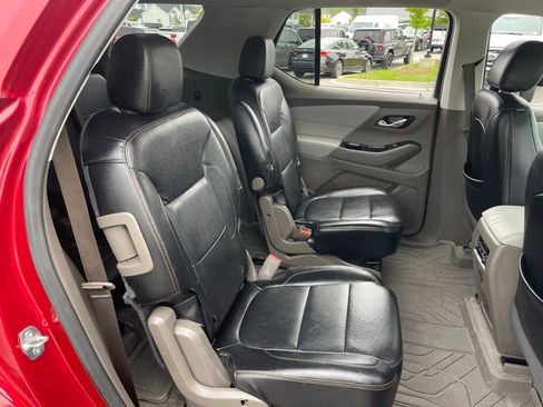 Used 2019 Chevrolet Traverse LT FWD image 41