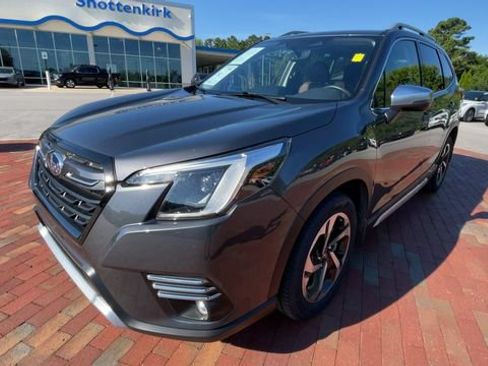 Used 2023 Subaru Forester Touring AWD/4WD image 5