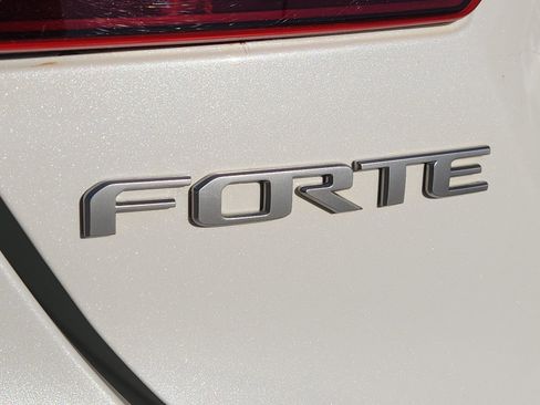 Used 2023 Kia Forte LXS w/ LXS Technology Package image 13