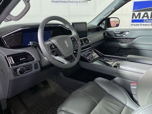 Used 2018 Lincoln Navigator Select AWD/4WD image 15
