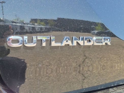 New 2025 Mitsubishi Outlander SE AWD/4WD image 10