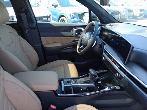 Used 2025 Kia Sorento SX Prestige w/ Olive Brown Leather Package image 7