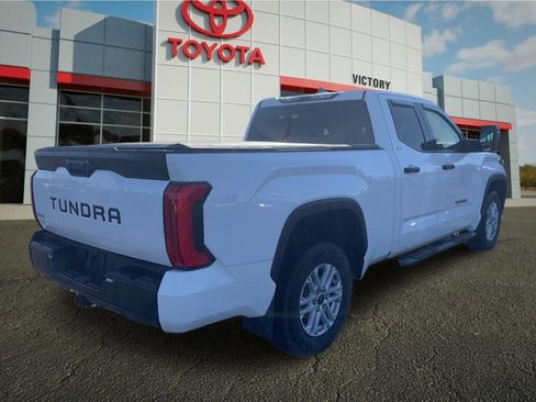 Used 2022 Toyota Tundra SR5 w/ SR5 Convenience Package AWD/4WD image 3