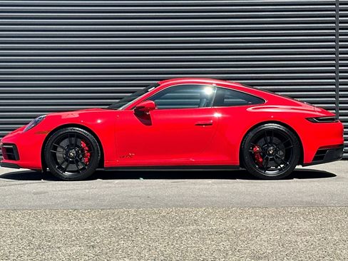 Used 2023 Porsche 911 Carrera GTS RWD image 2
