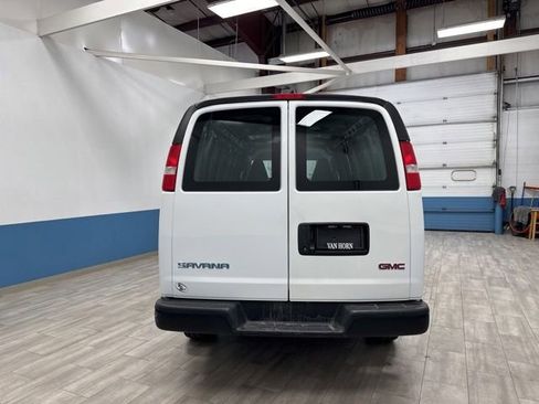 Used 2022 GMC Savana 2500 Extended RWD image 3