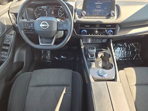 Used 2025 Nissan Rogue SV AWD/4WD image 21