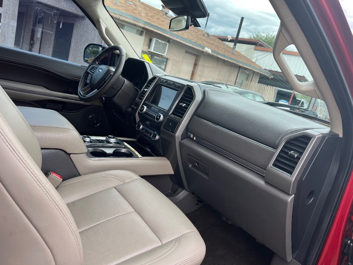 Used 2019 Ford Expedition Max XLT w/ Equipment Group 202A AWD/4WD image 37