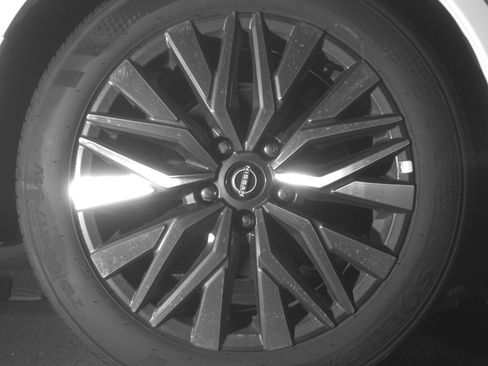 Used 2025 Nissan Altima 2.5 SV image 15