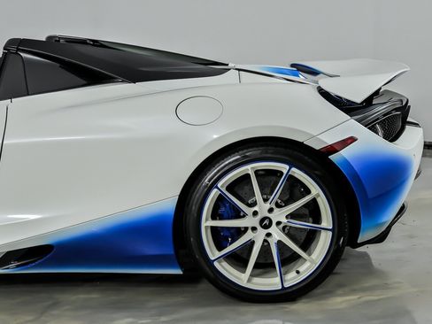 Used 2021 McLaren 720S Spider RWD image 9