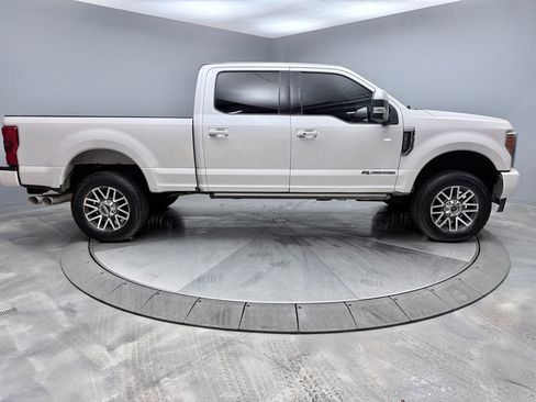 Used 2018 Ford F250 Lariat w/ Lariat Ultimate Package image 4