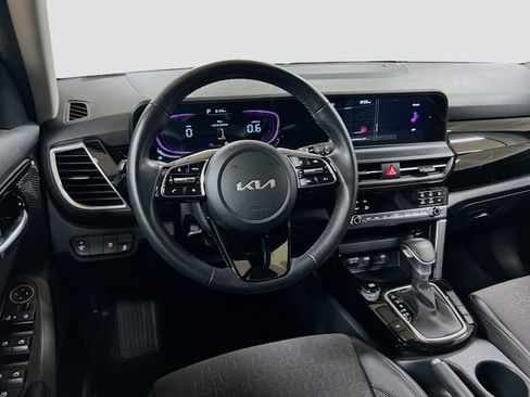 Certified 2025 Kia Seltos S image 21