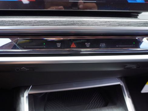 New 2025 BMW 740i w/ Executive Package image 9