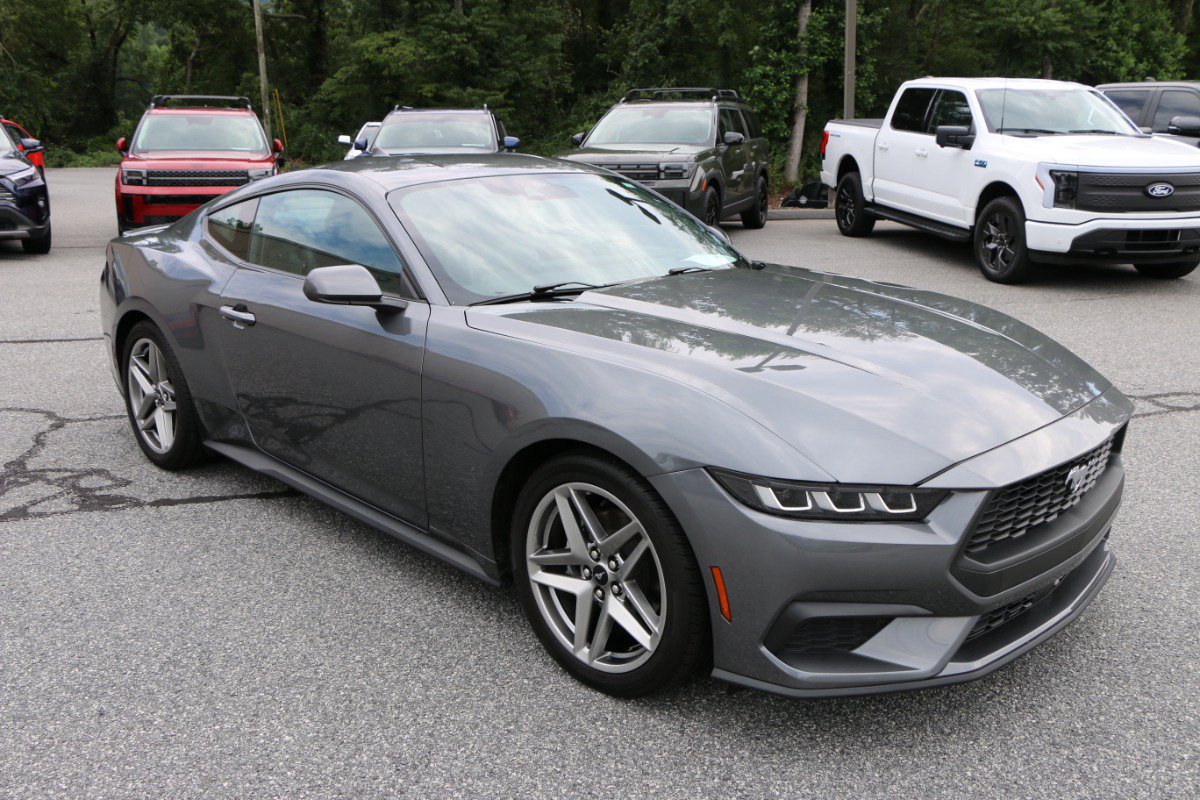 Used 2024 Ford Mustang Premium RWD image 10