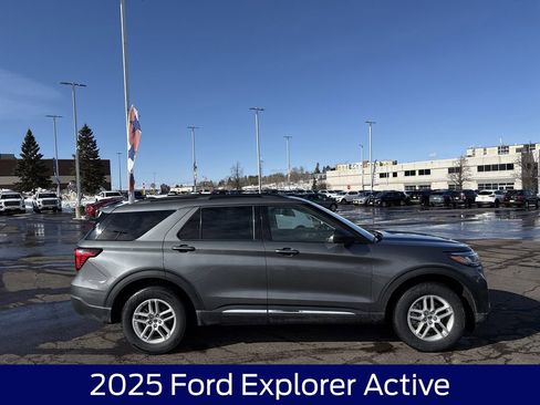 Used 2025 Ford Explorer Active image 6
