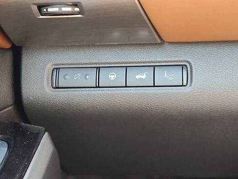 Used 2024 Nissan Pathfinder Platinum w/ Cargo Package image 21