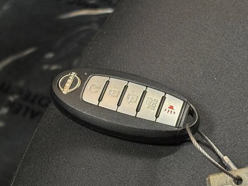 Used 2025 Nissan Altima 2.5 SV FWD image 21