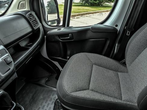 Used 2023 RAM ProMaster 2500 FWD image 23