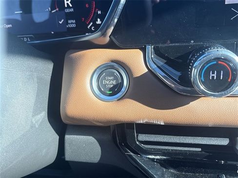 Certified 2025 GMC Canyon AT4 w/ Nightfall Edition image 17