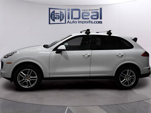 Used 2018 Porsche Cayenne Platinum Edition AWD/4WD image 2