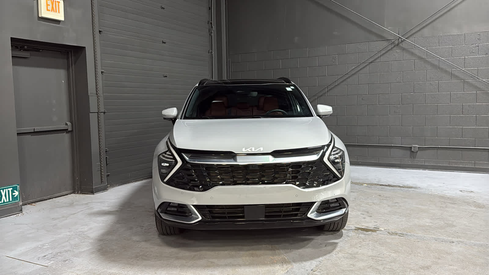 Used 2025 Kia Sportage SX AWD/4WD image 2