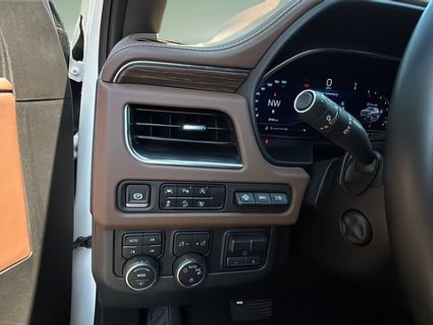 Used 2024 Chevrolet Suburban High Country AWD/4WD image 22