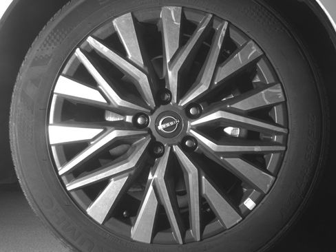 Used 2025 Nissan Altima 2.5 SV FWD image 13