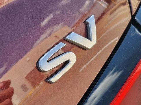 Used 2024 Nissan Altima 2.5 SV w/ SV Premium Package FWD image 11