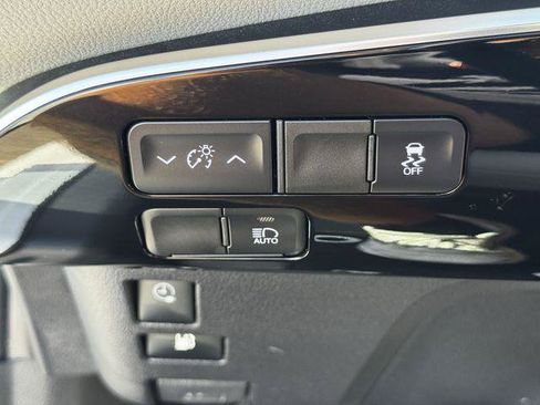 Certified 2022 Toyota Prius Prime XLE FWD image 20