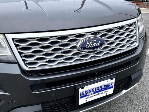 Used 2017 Ford Explorer Platinum image 36