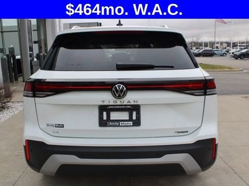 Used 2025 Volkswagen Tiguan SE AWD/4WD image 7