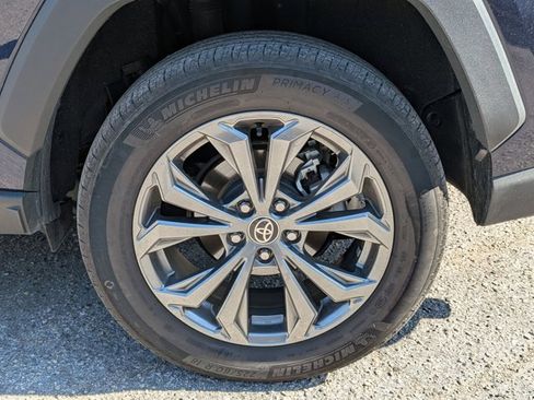 Used 2022 Toyota RAV4 Limited image 3