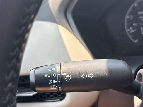 Used 2025 Honda HR-V EX-L image 17