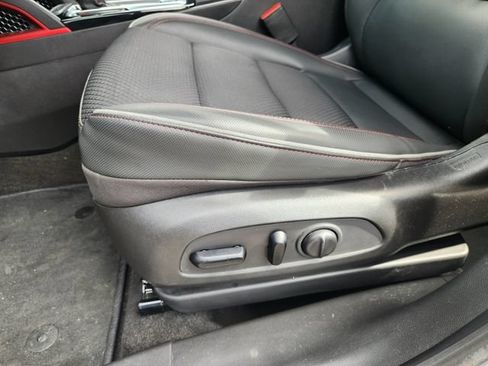 Used 2022 Chevrolet TrailBlazer RS w/ Technology Package FWD image 23
