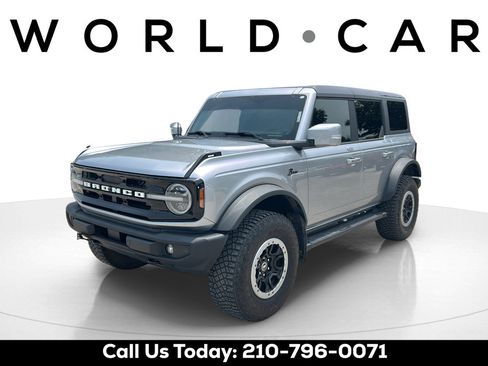Used 2023 Ford Bronco Outer Banks w/ Sasquatch Package AWD/4WD image 7