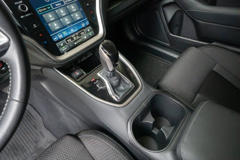 Certified 2025 Subaru Outback Premium AWD/4WD image 10