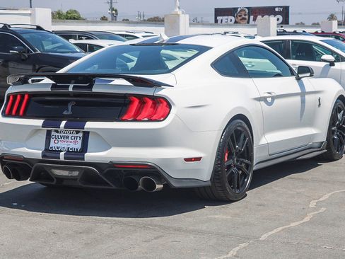Used 2022 Ford Mustang Shelby GT500 w/ Technology Package RWD image 9