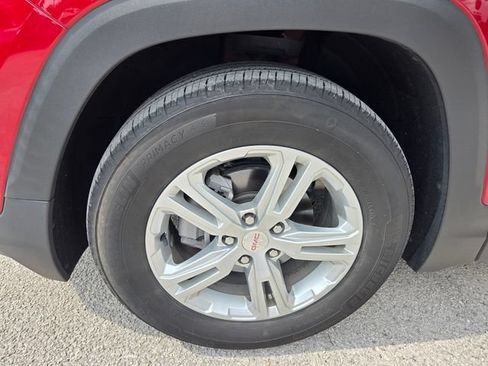 Used 2024 GMC Terrain SLE w/ Driver Convenience Package FWD image 7
