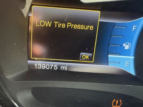 Used 2012 Ford Edge SEL FWD image 11