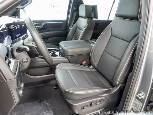 New 2026 Chevrolet Suburban Premier image 10