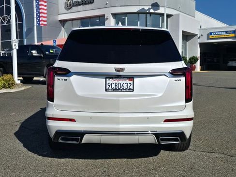 Used 2022 Cadillac XT6 Premium Luxury FWD image 5