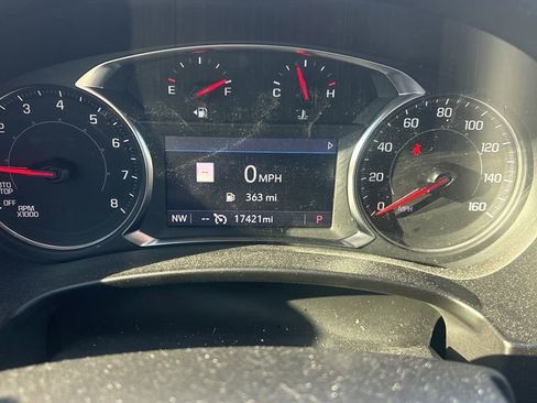 Used 2024 GMC Terrain SLE w/ Driver Convenience Package image 14